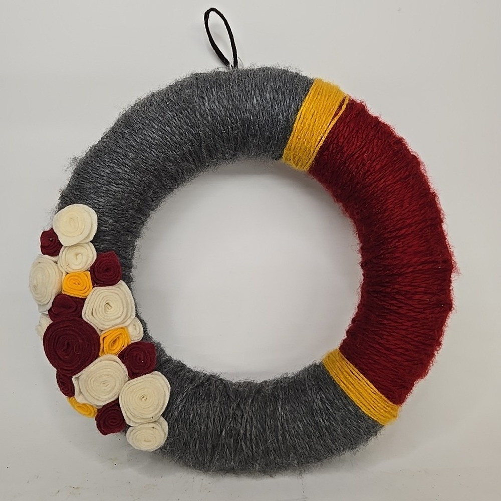 Crocheted VTG Wreath‎ W Flowers Yarn Retro